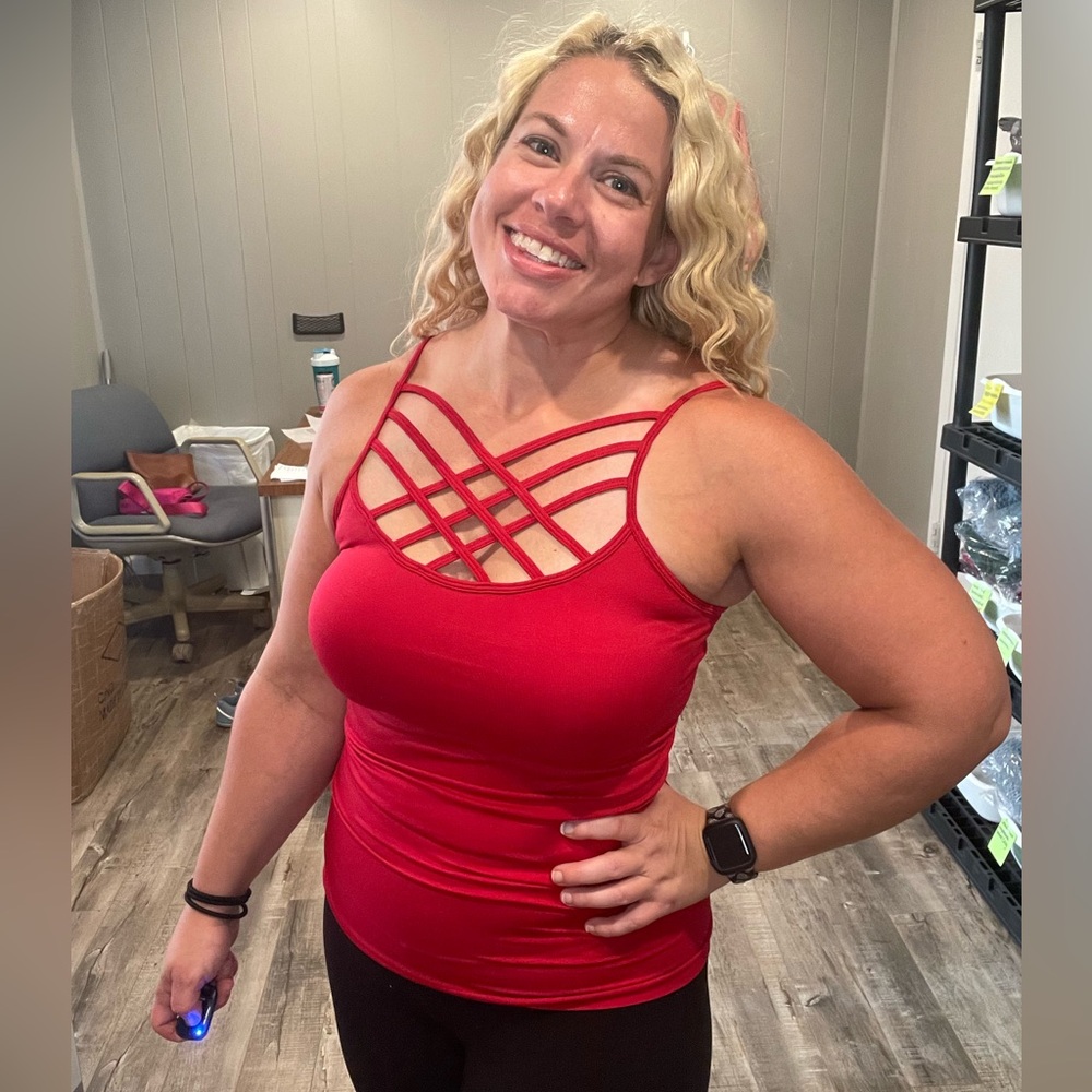Zenana red crisscross tank top